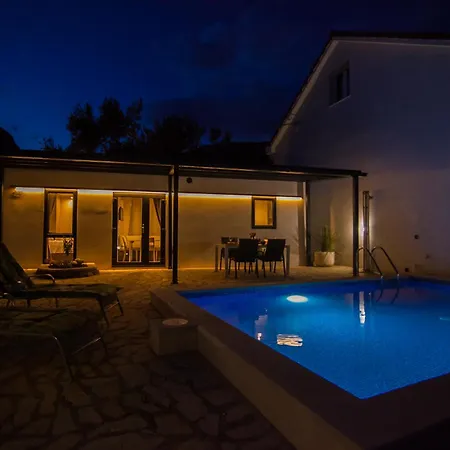 Oleum - Family Holiday home *