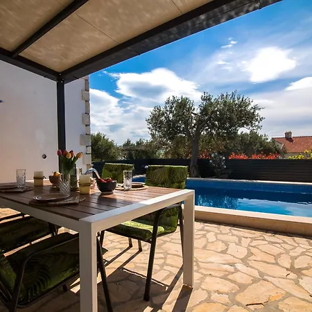 Oleum - Family Holiday home Bol